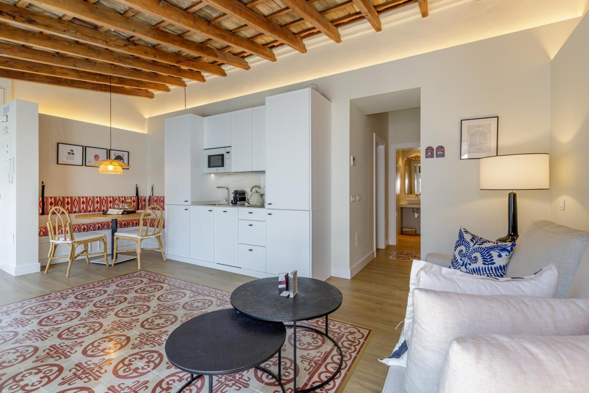 Palacio Vegafuente By Caleta Homes Appartement